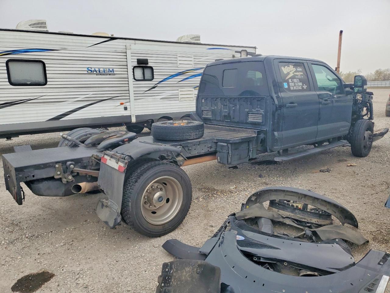 2024 FORD F550 SUPER DUTY TRUCK CAB AND CHASSIS photo 5