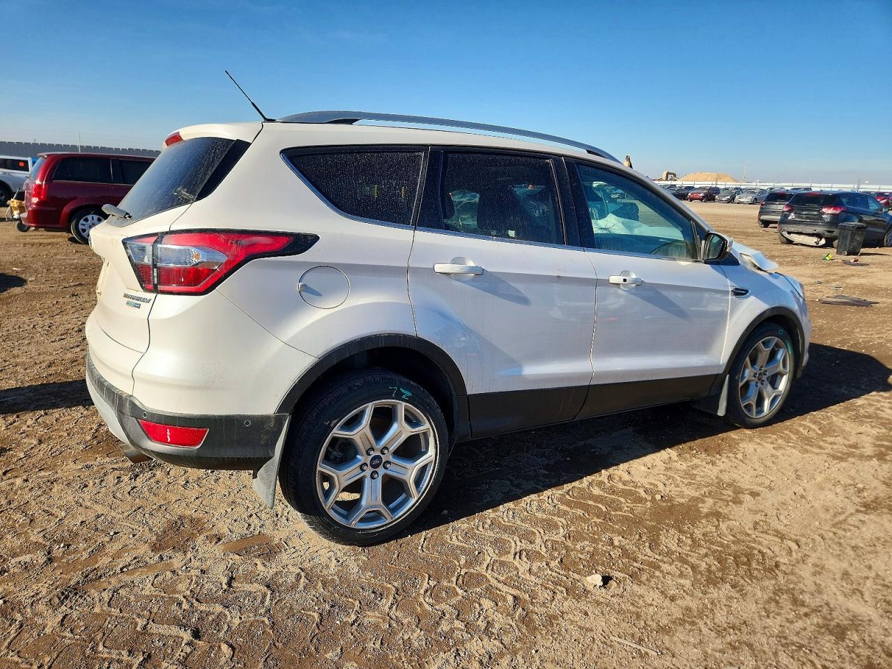 2017 FORD ESCAPE TITANIUM photo 3