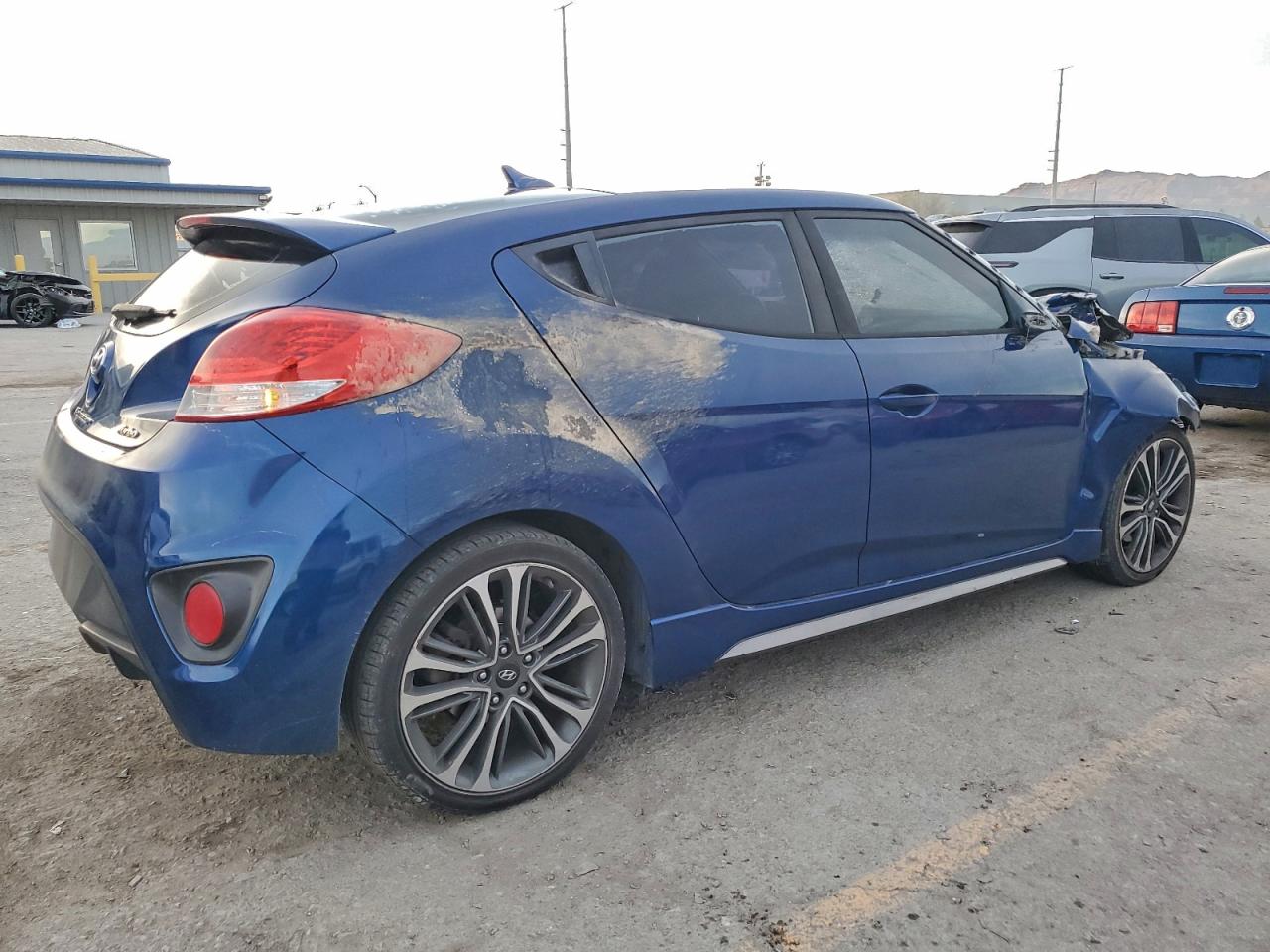 2016 HYUNDAI VELOSTER TURBO photo 3