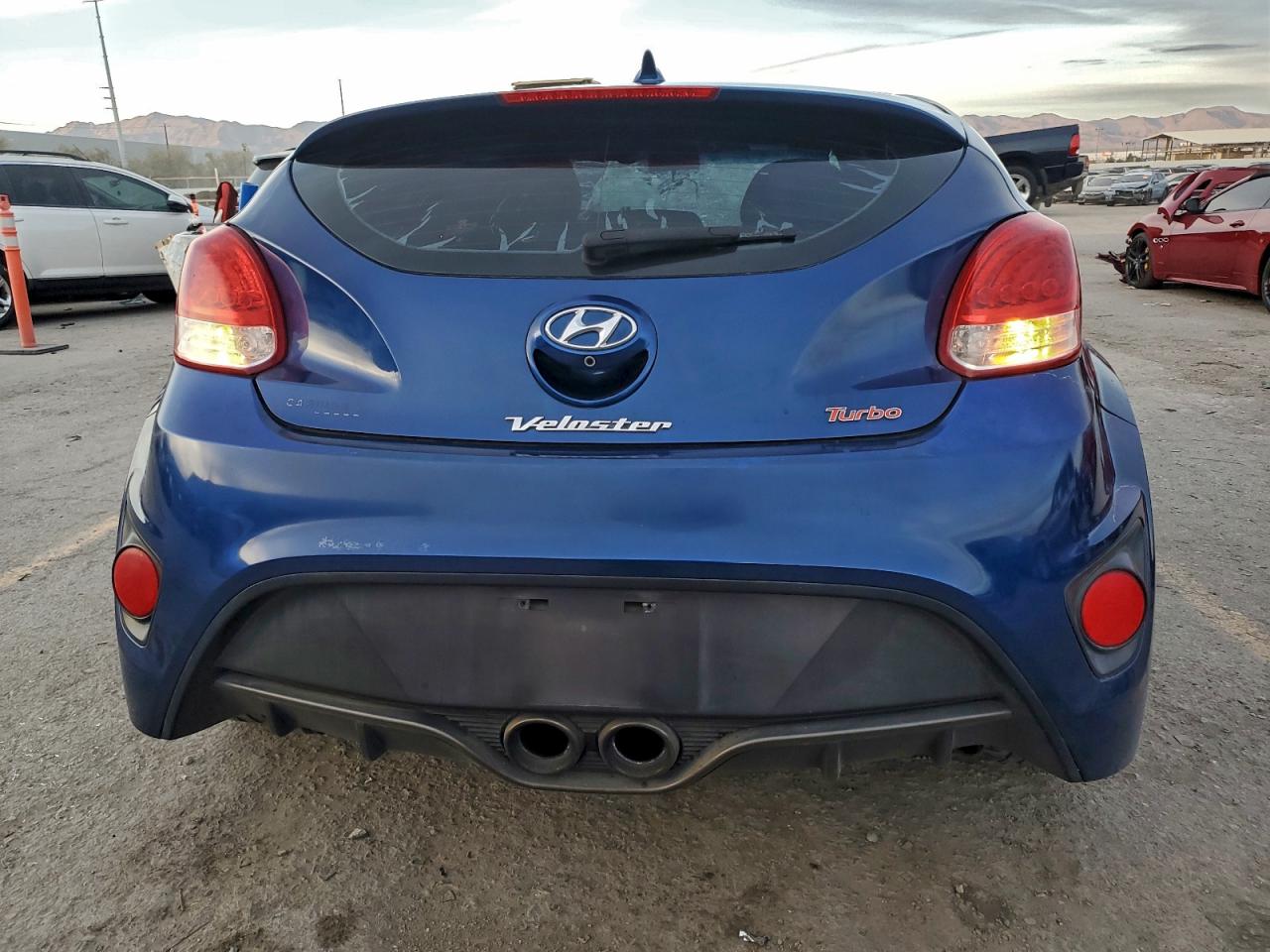 2016 HYUNDAI VELOSTER TURBO photo 6
