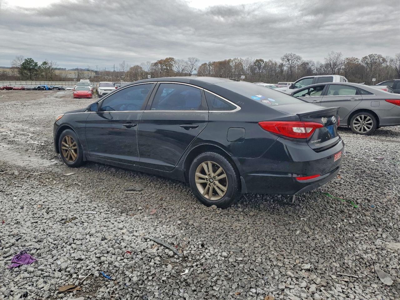 2015 HYUNDAI SONATA SE photo 2