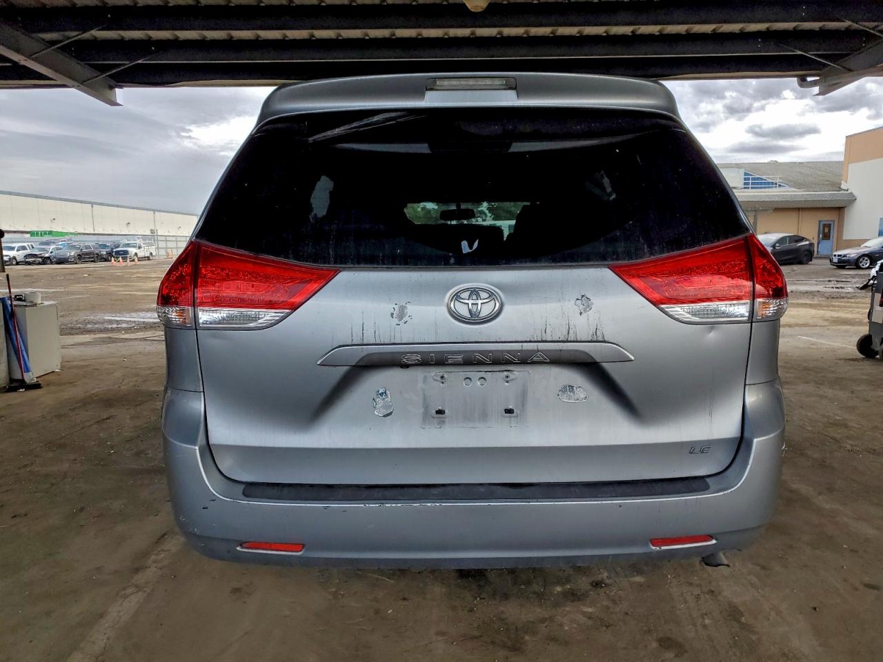 2014 TOYOTA SIENNA photo 11
