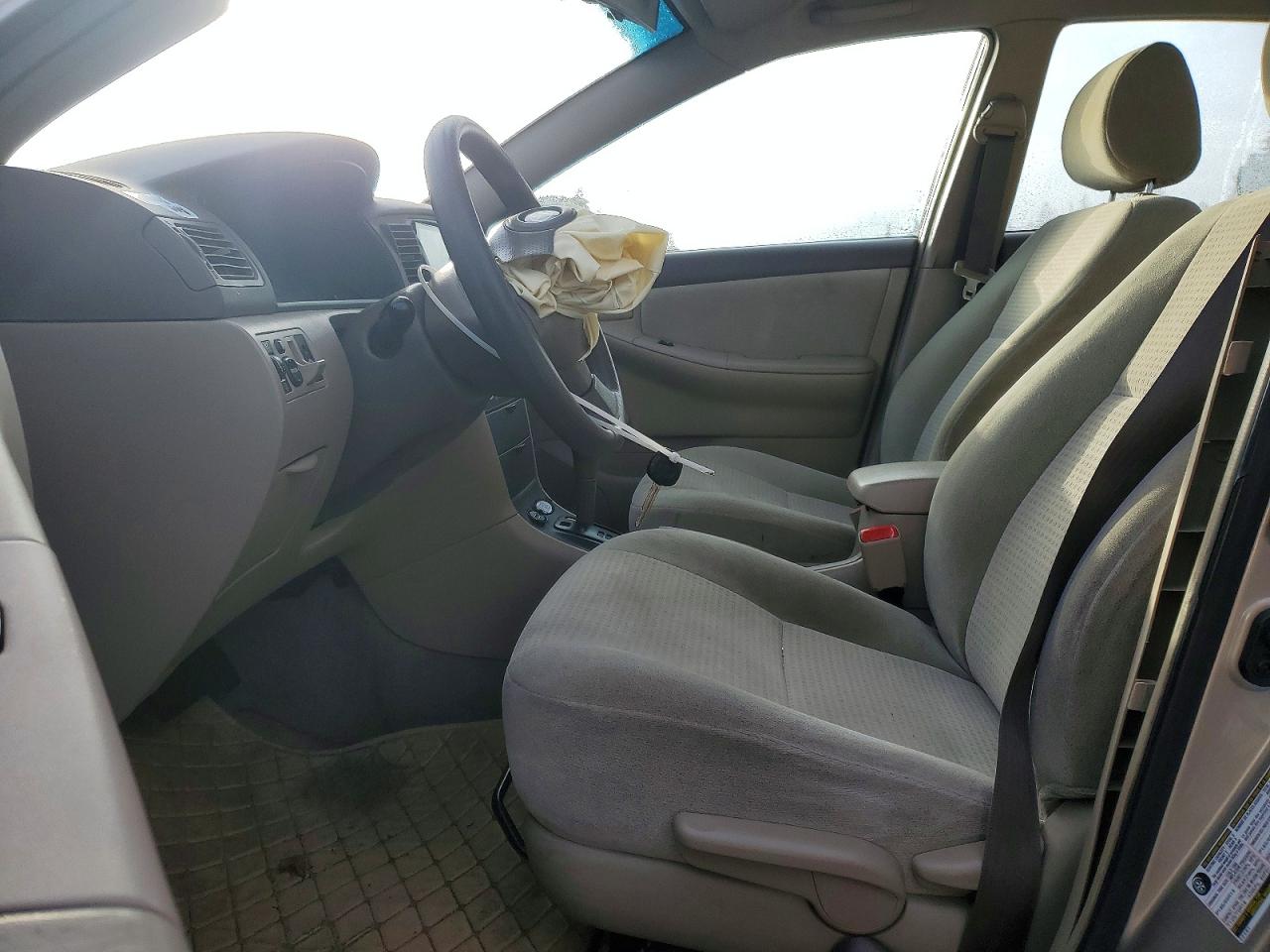 2005 TOYOTA COROLLA CE photo 7