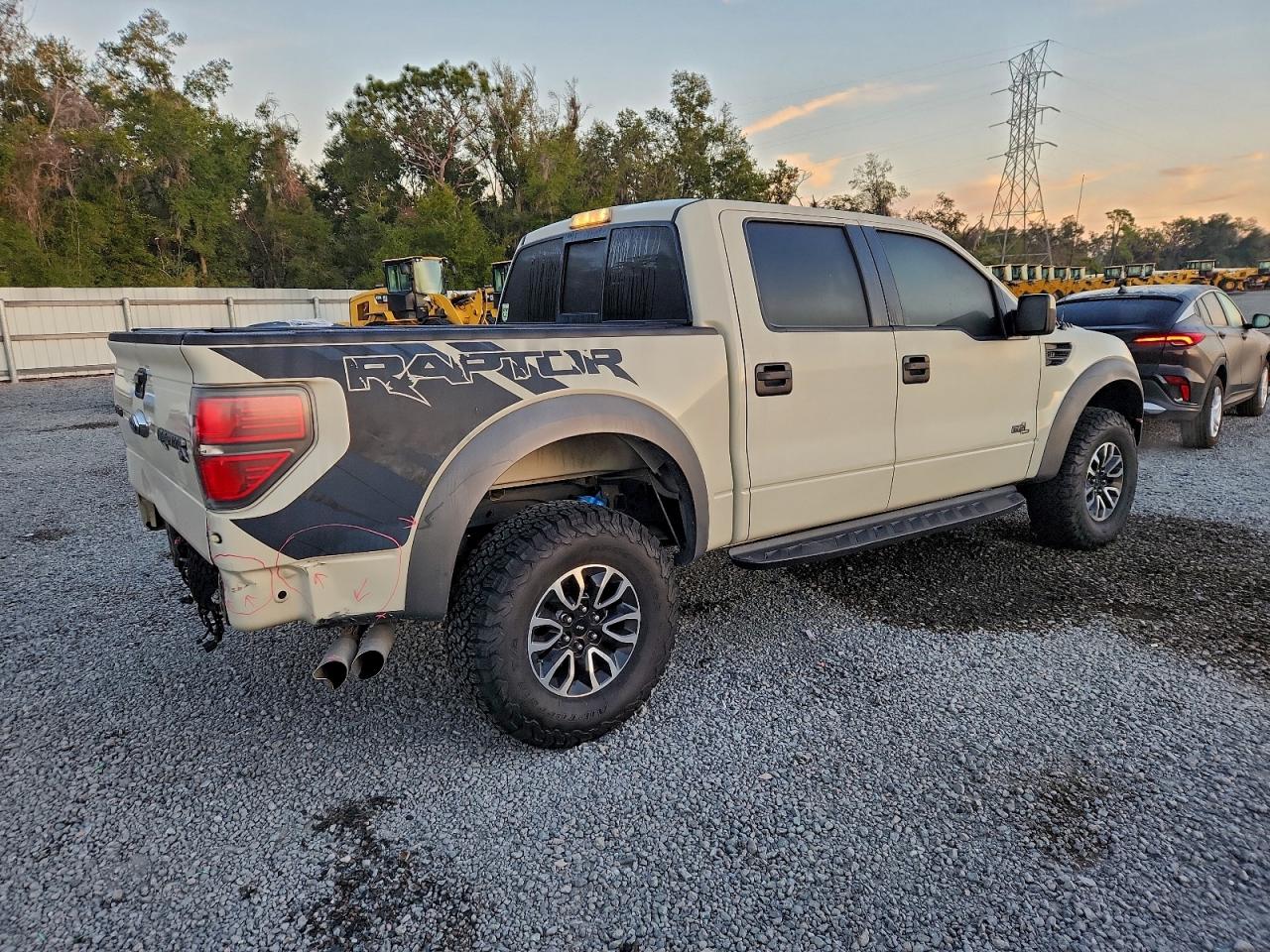 2013 FORD F150 SVT RAPTOR photo 3