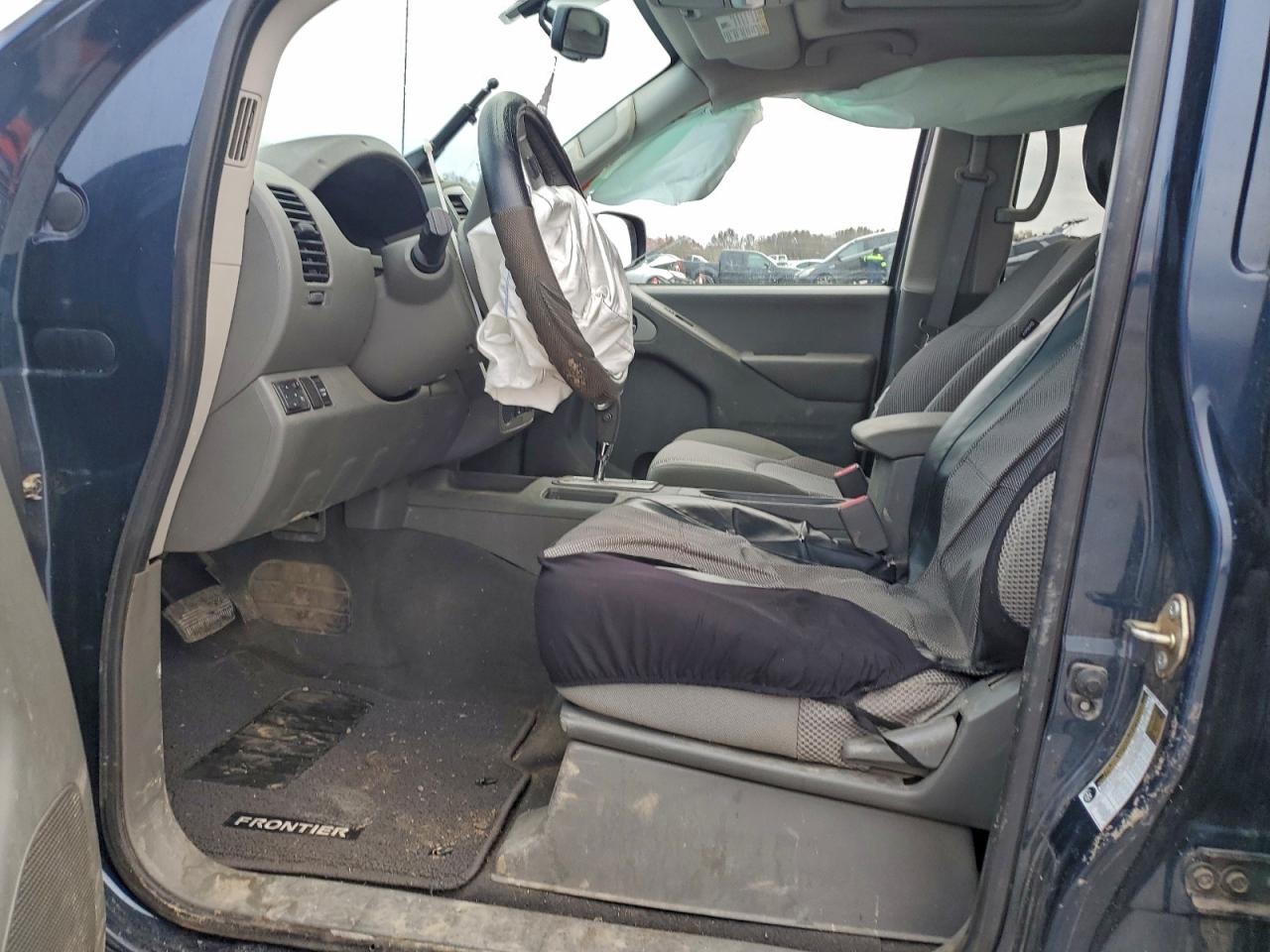 2019 NISSAN FRONTIER photo 7