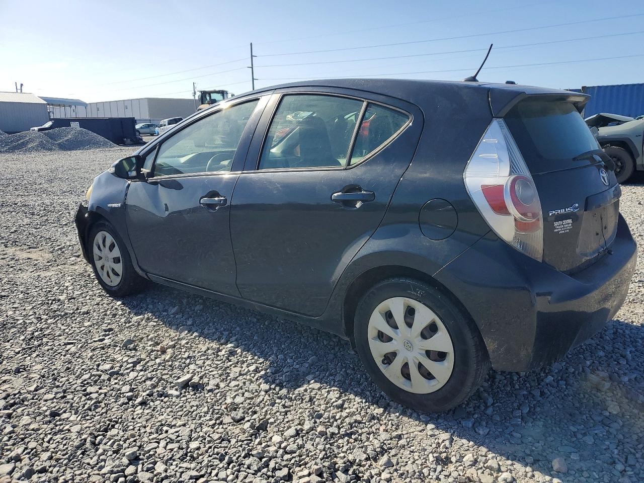 2013 TOYOTA PRIUS C photo 2
