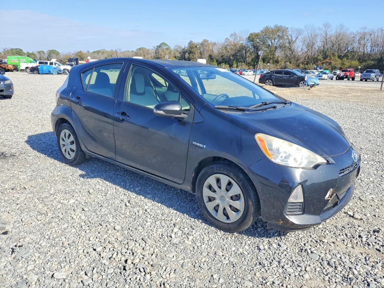 2013 TOYOTA PRIUS C photo 4