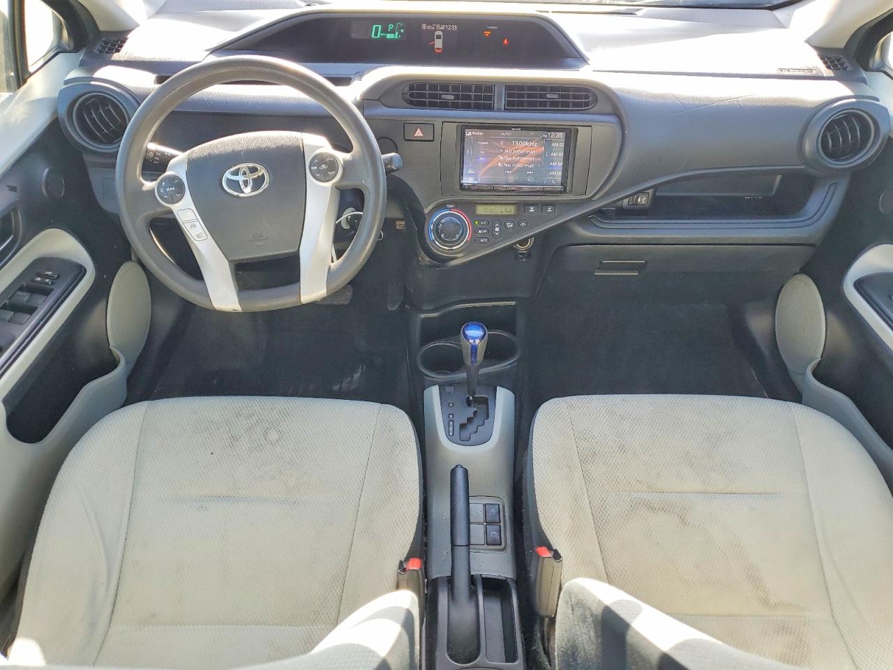 2013 TOYOTA PRIUS C photo 8