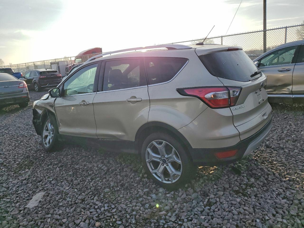 2017 FORD ESCAPE TITANIUM photo 2