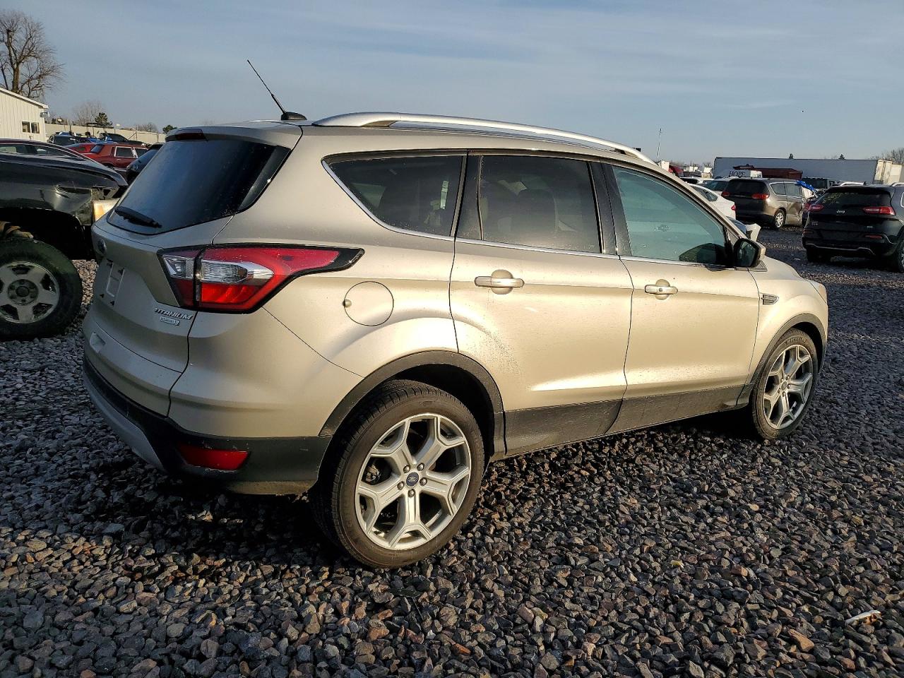 2017 FORD ESCAPE TITANIUM photo 3