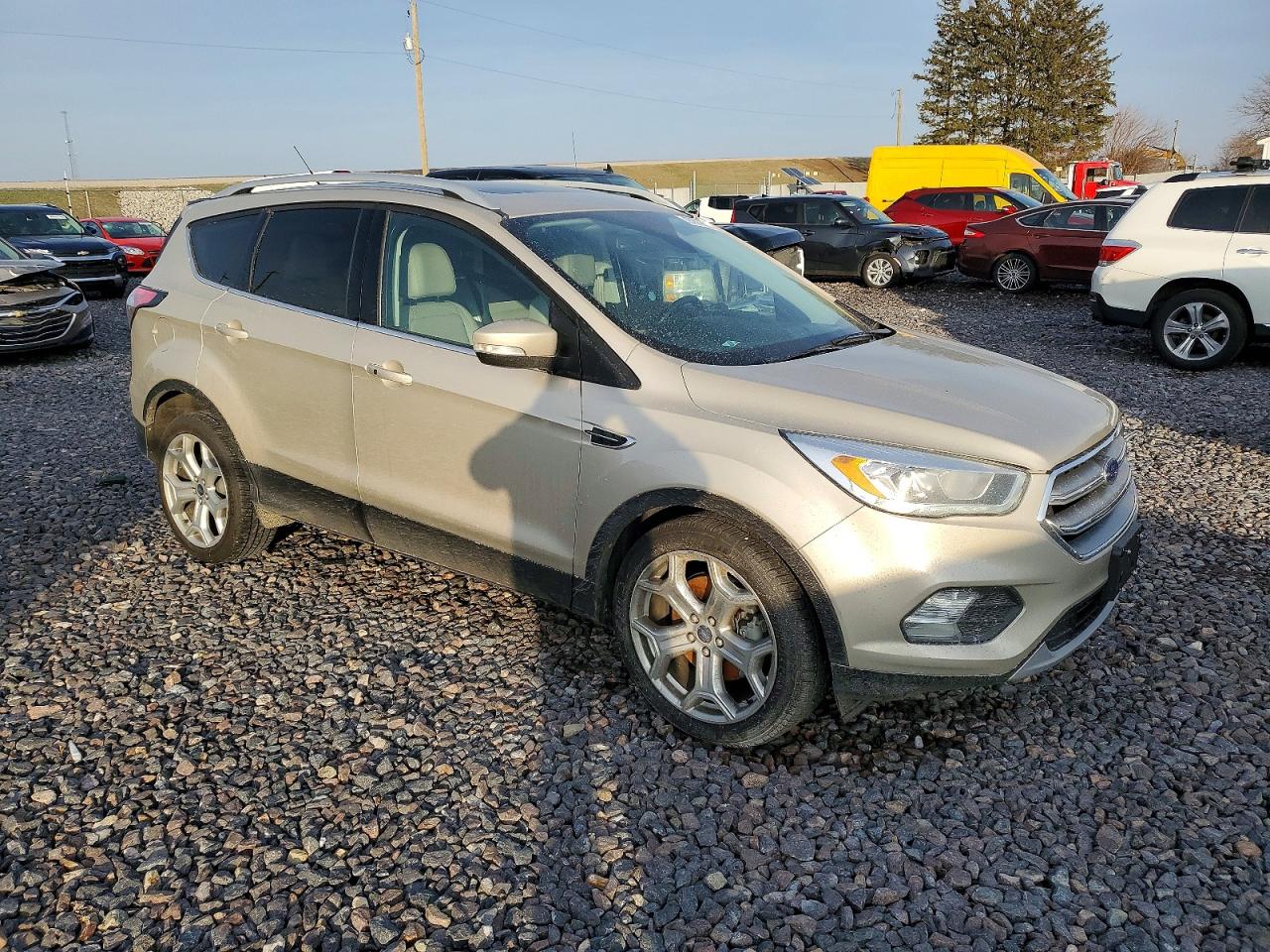 2017 FORD ESCAPE TITANIUM photo 4