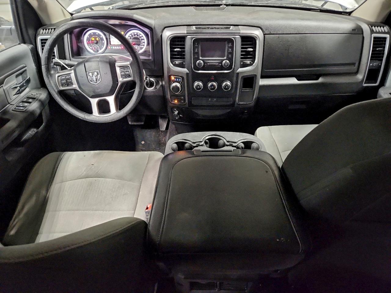 2022 RAM 1500 CLASSIC SLT photo 8