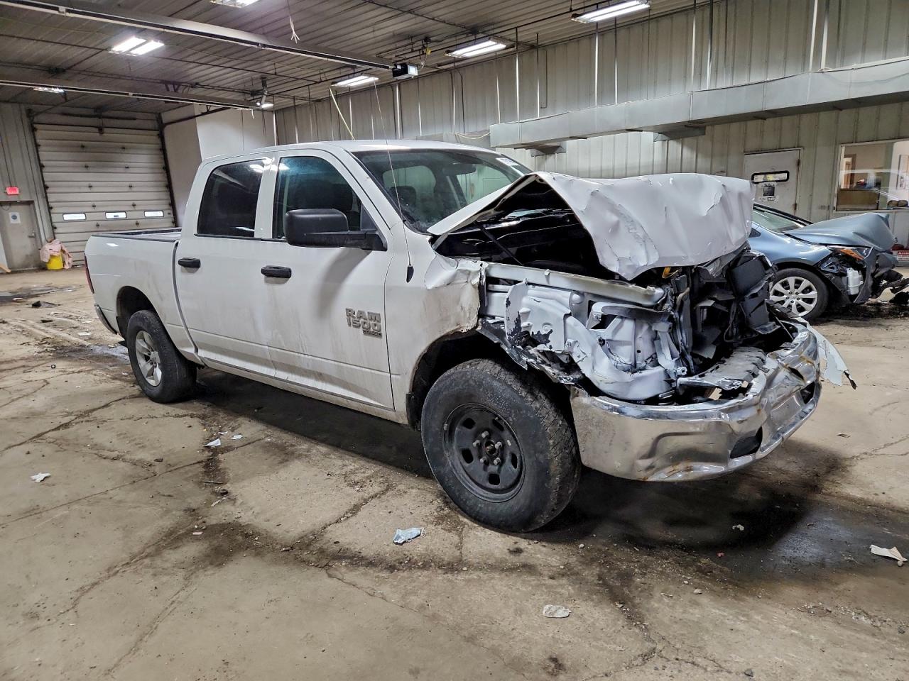 2022 RAM 1500 CLASSIC SLT photo 4