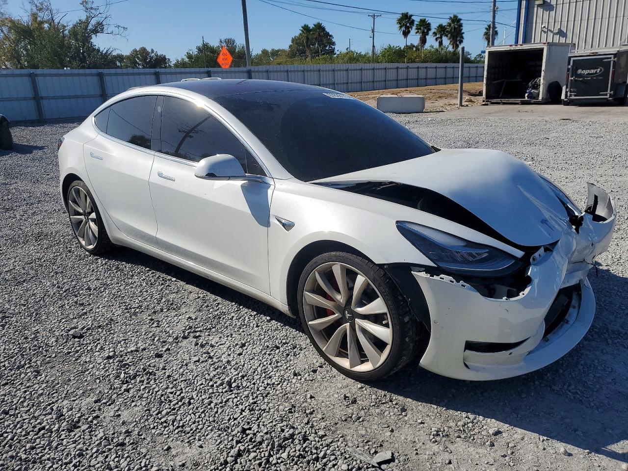 2018 TESLA MODEL 3 photo 4
