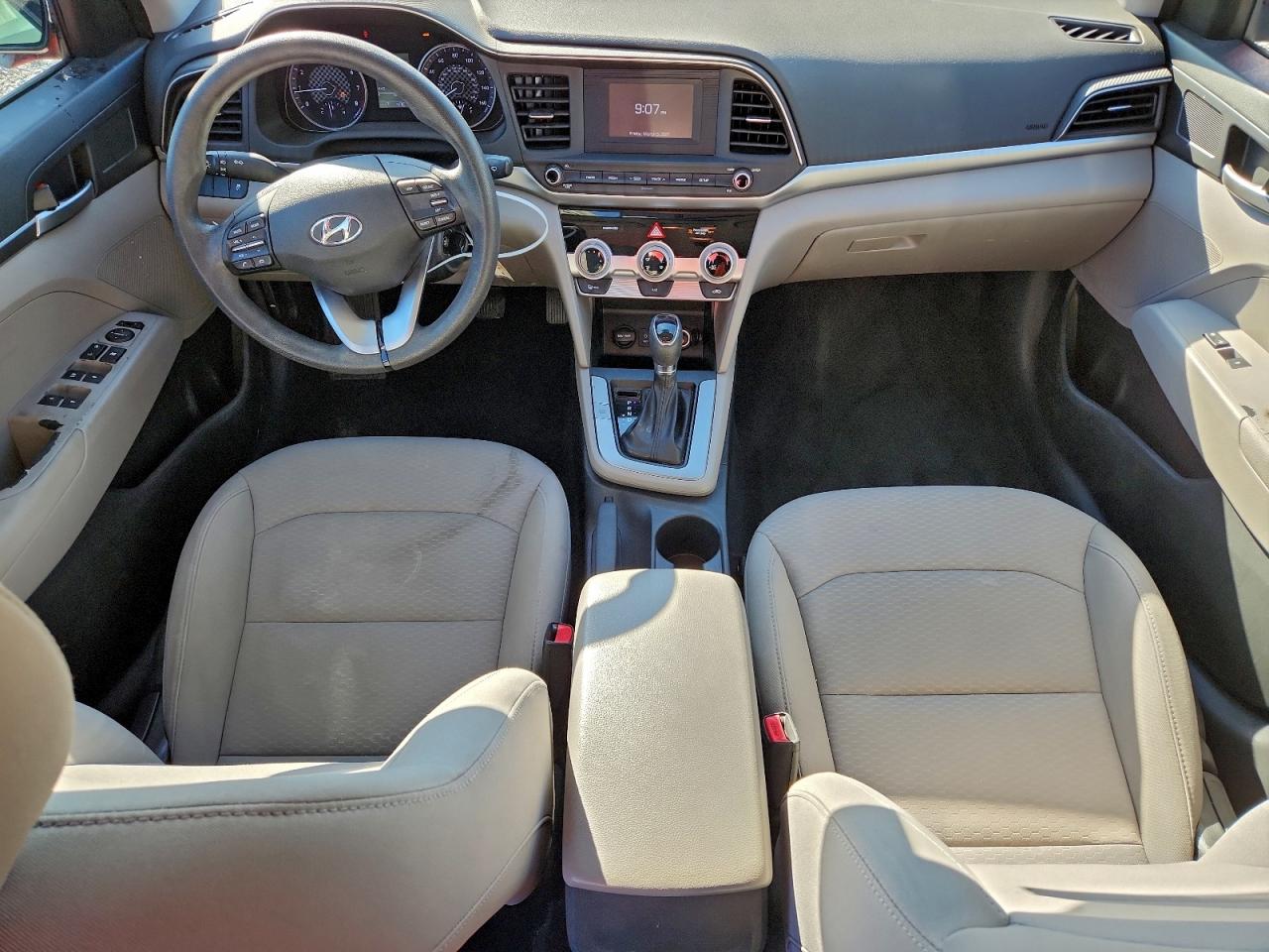 2019 HYUNDAI ELANTRA SE photo 8