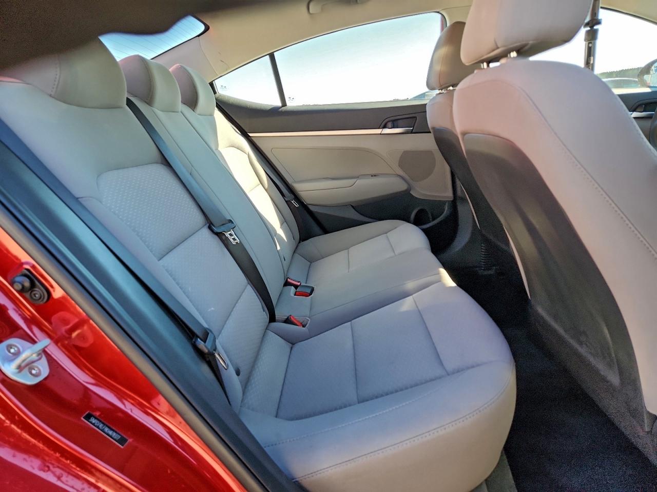 2019 HYUNDAI ELANTRA SE photo 10