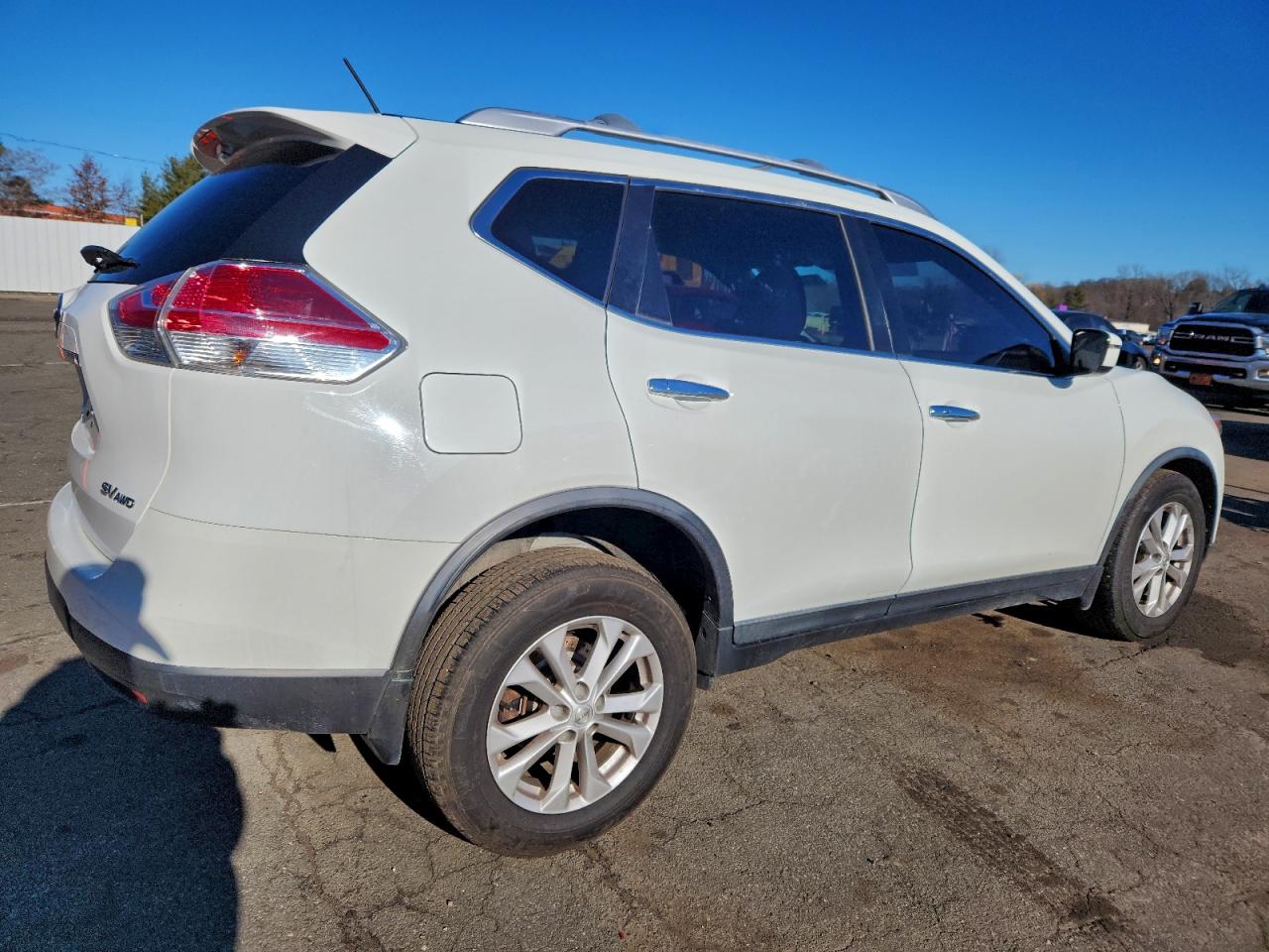 2016 NISSAN ROGUE photo 5