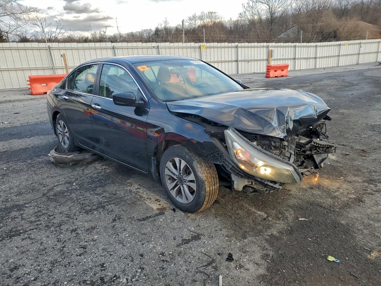 2015 HONDA ACCORD LX photo 4