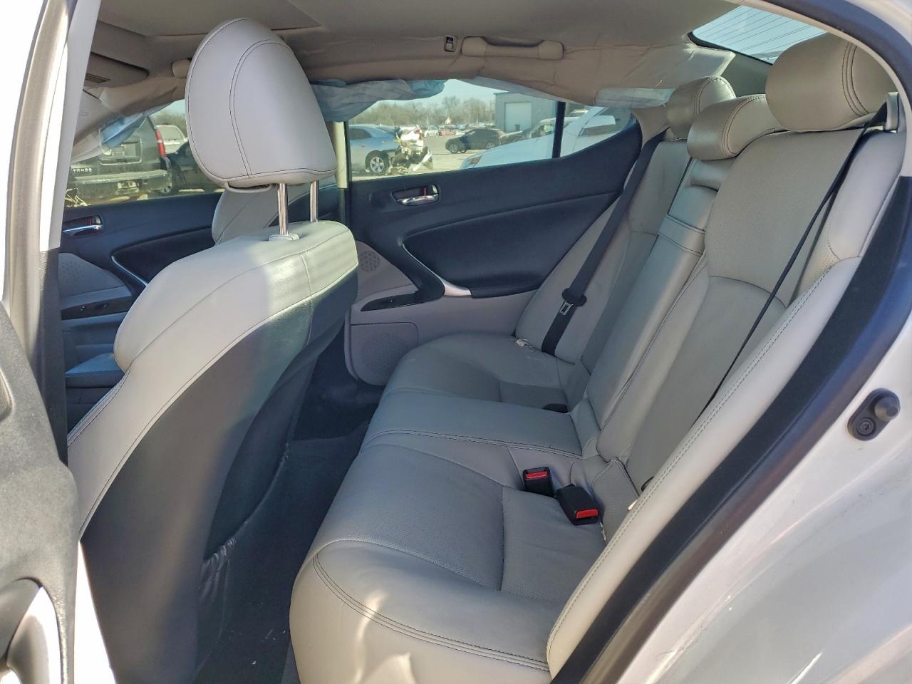 2012 LEXUS IS 250 photo 28