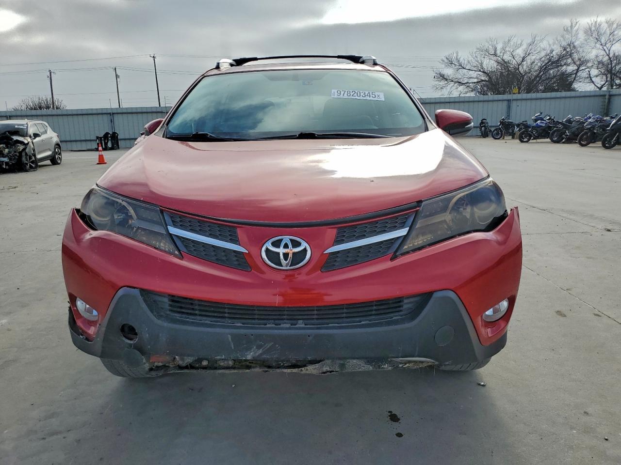 2014 TOYOTA RAV4 XLE photo 5