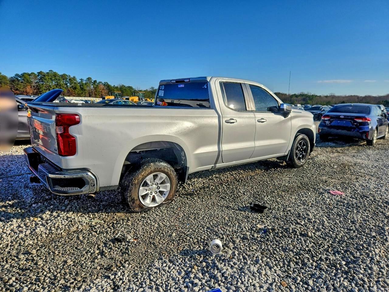 2019 CHEVROLET SILVERADO C1500 LT photo 3