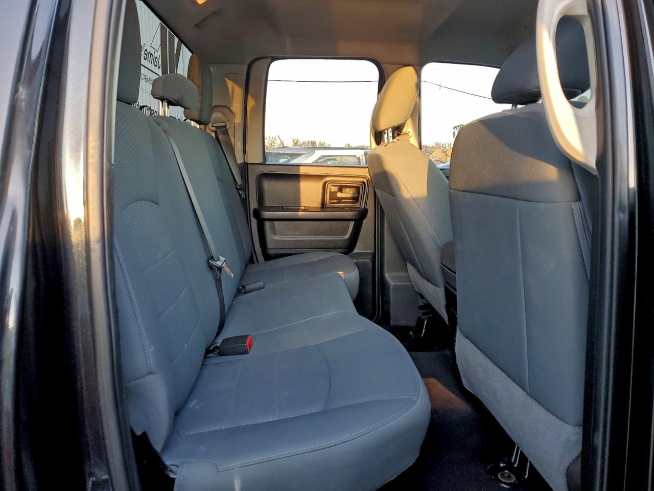 2018 RAM 1500 ST photo 10