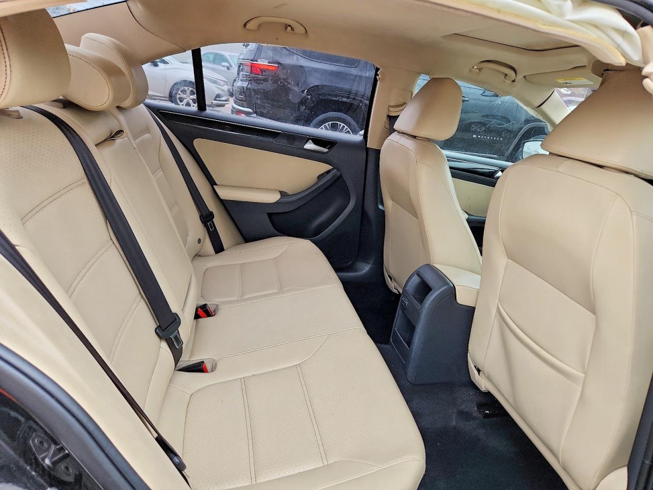 2017 VOLKSWAGEN JETTA SEL photo 10