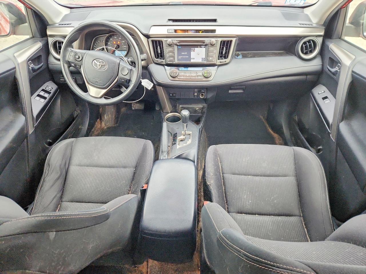2014 TOYOTA RAV4 XLE photo 8