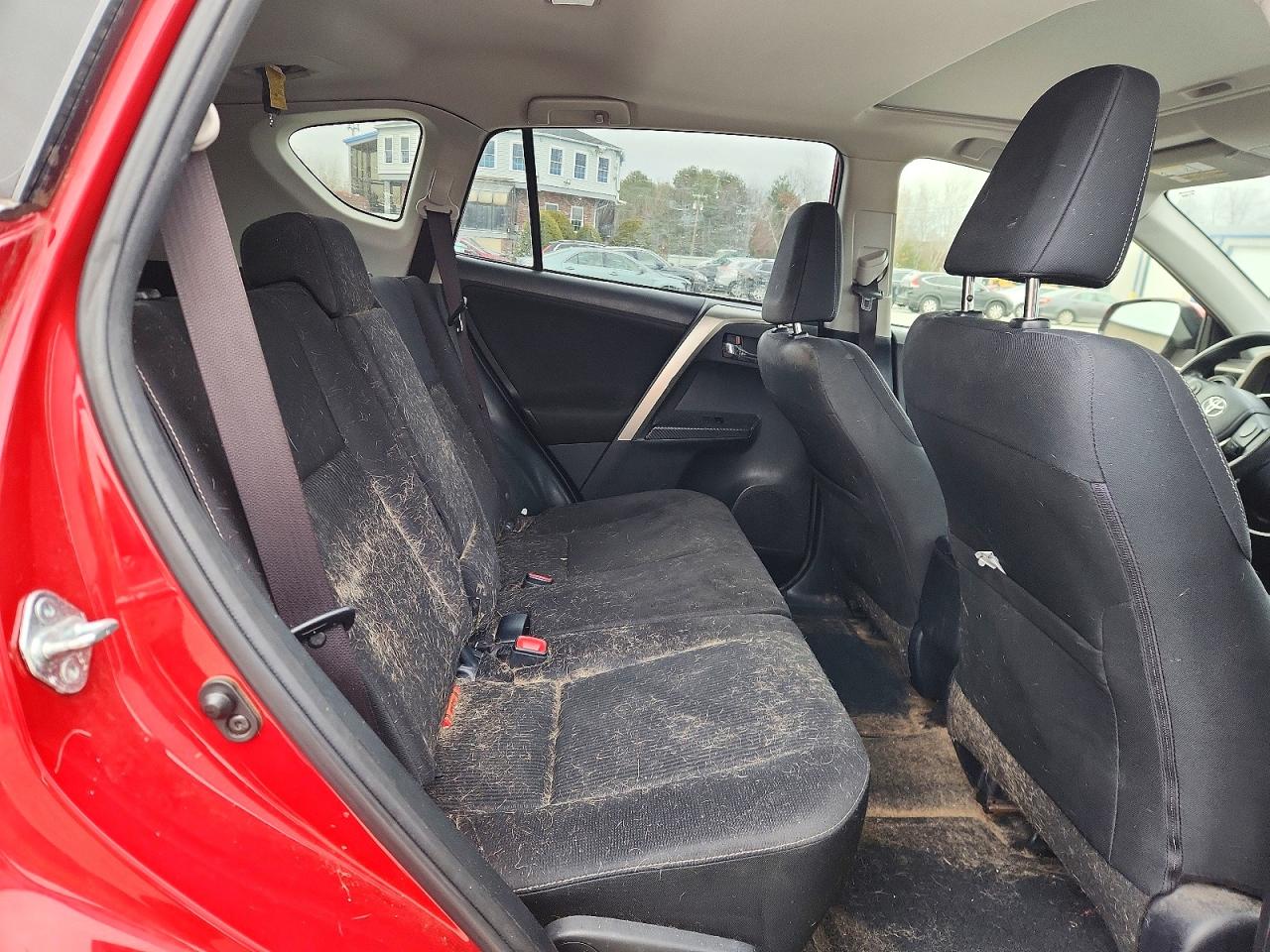 2014 TOYOTA RAV4 XLE photo 11