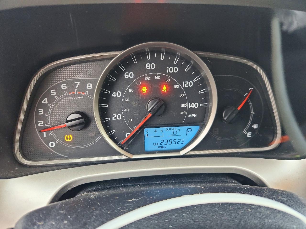 2014 TOYOTA RAV4 XLE photo 9