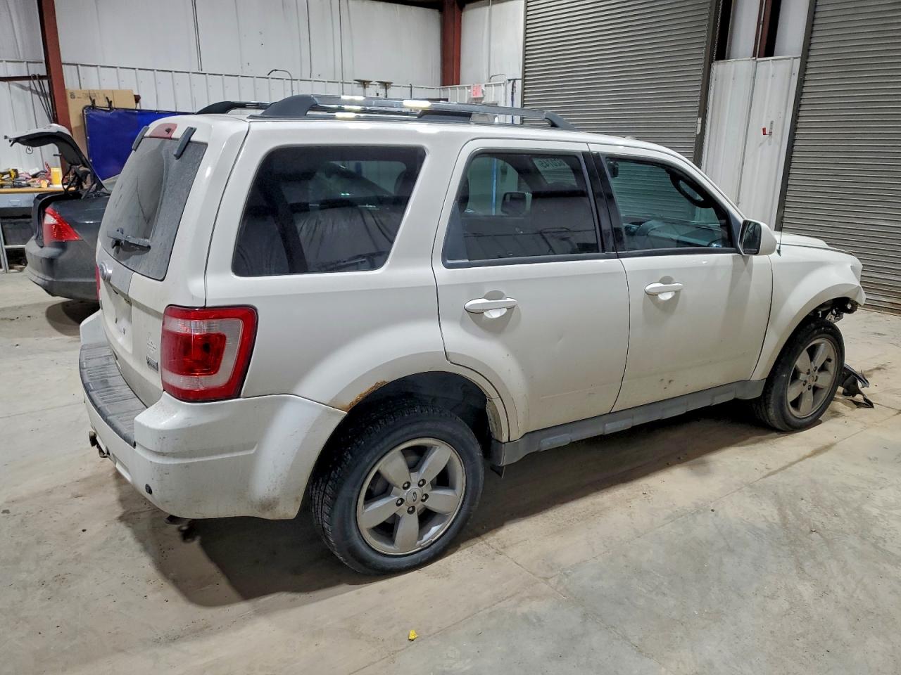 2010 FORD ESCAPE LIMITED photo 3