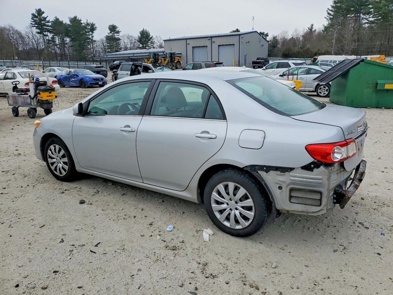 2013 TOYOTA COROLLA BASE photo 3