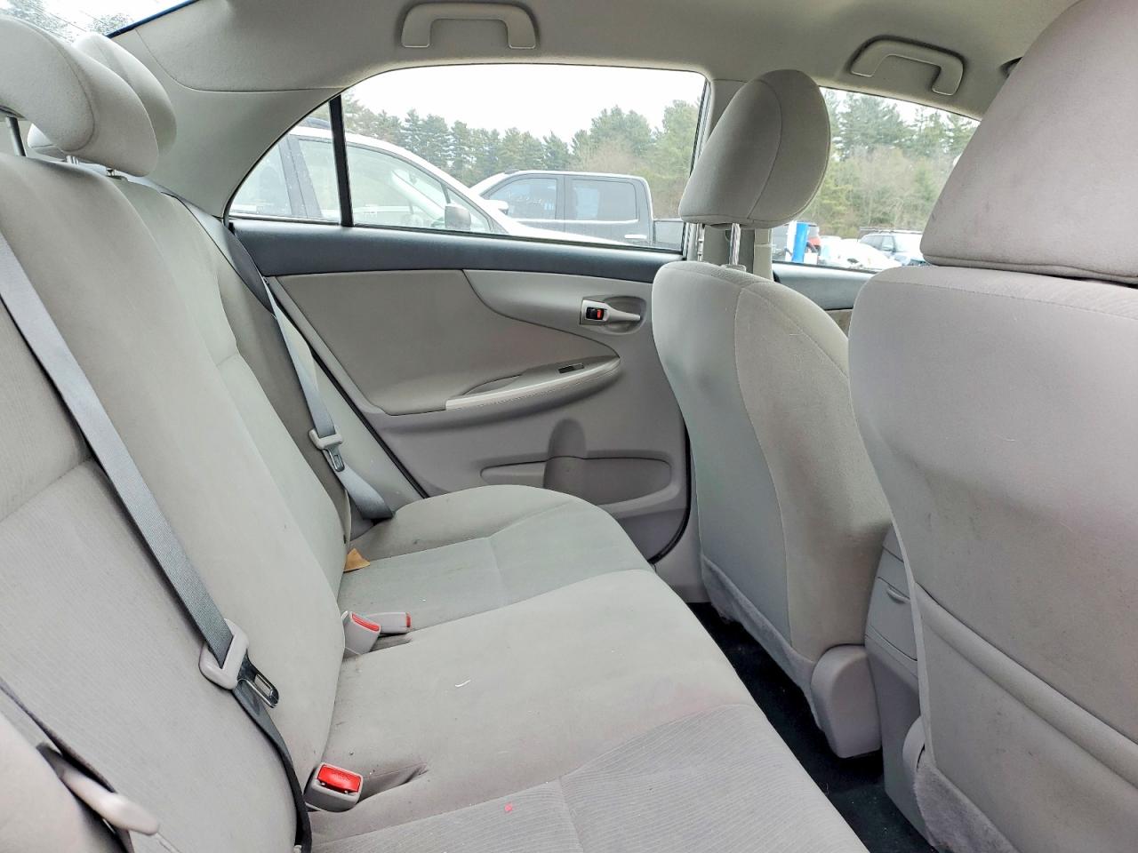 2013 TOYOTA COROLLA BASE photo 19