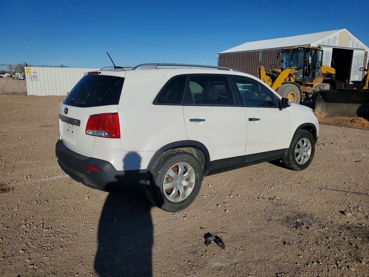 2011 KIA SORENTO BASE photo 3