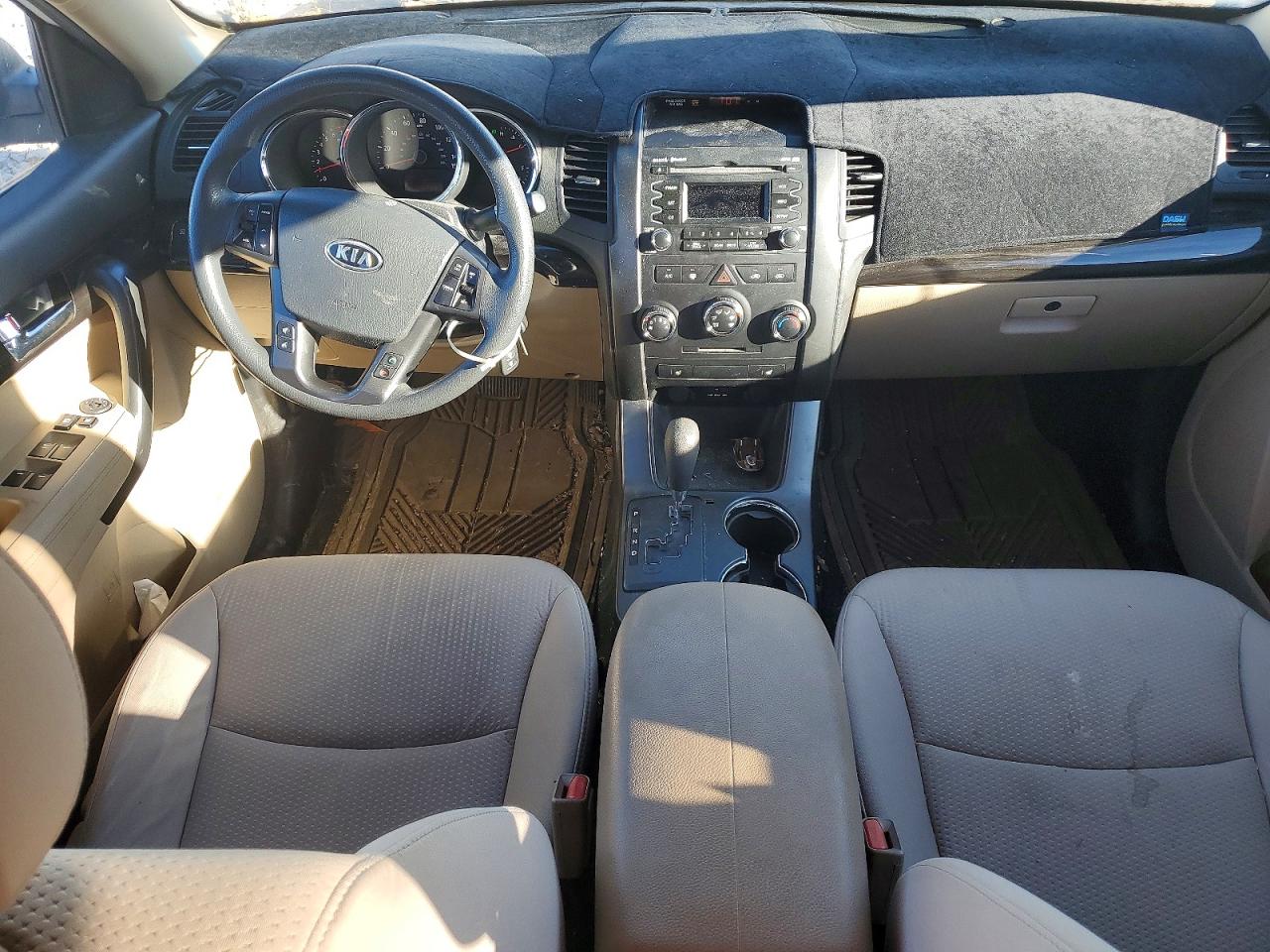 2011 KIA SORENTO BASE photo 8