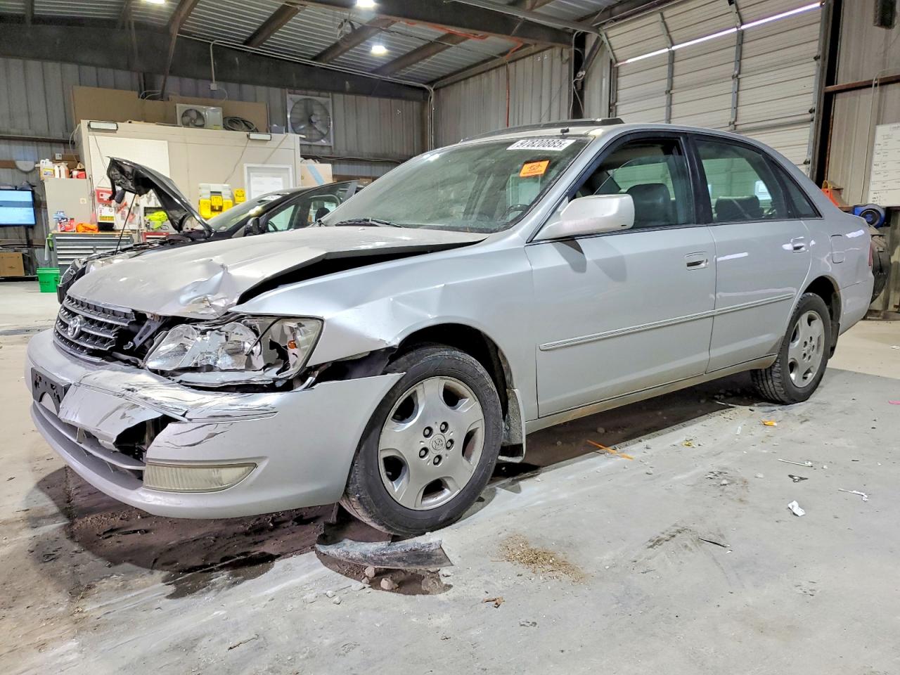 2004 TOYOTA AVALON