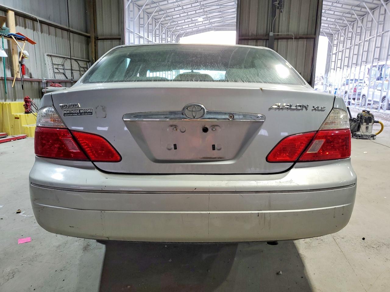 2004 TOYOTA AVALON XL photo 11