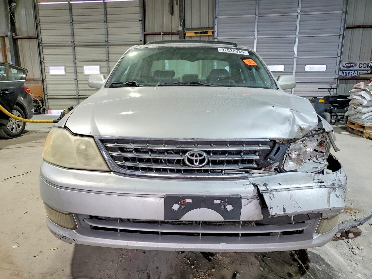 2004 TOYOTA AVALON XL photo 9