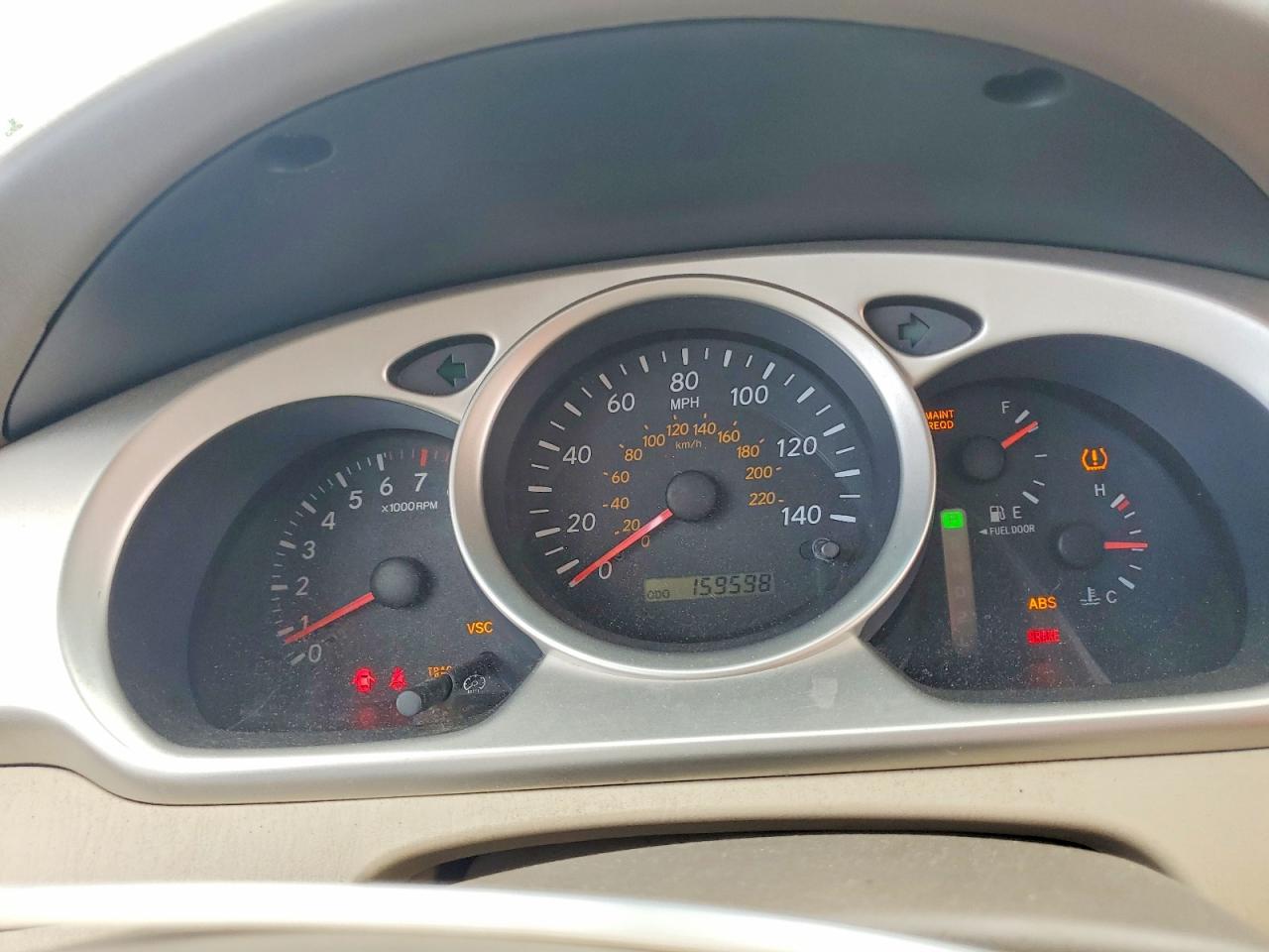 2004 TOYOTA HIGHLANDER photo 9
