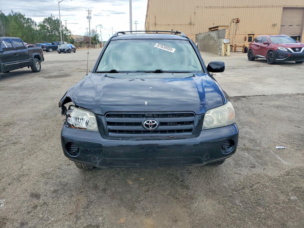 2004 TOYOTA HIGHLANDER photo 5