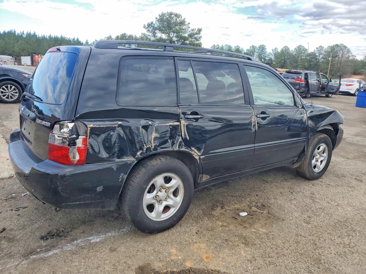 2004 TOYOTA HIGHLANDER photo 3