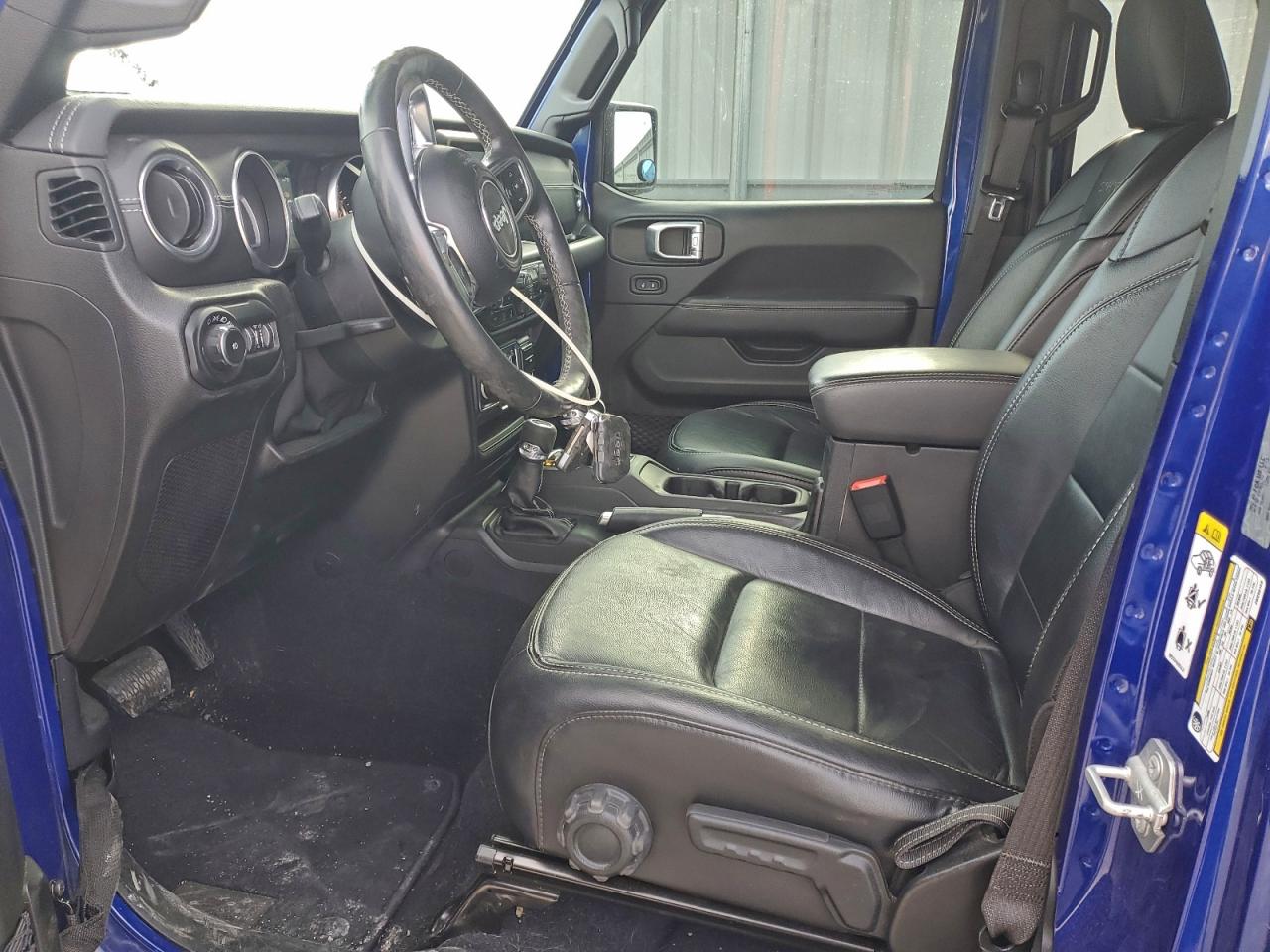 2018 JEEP WRANGLER UNLIMITED SAHARA photo 13