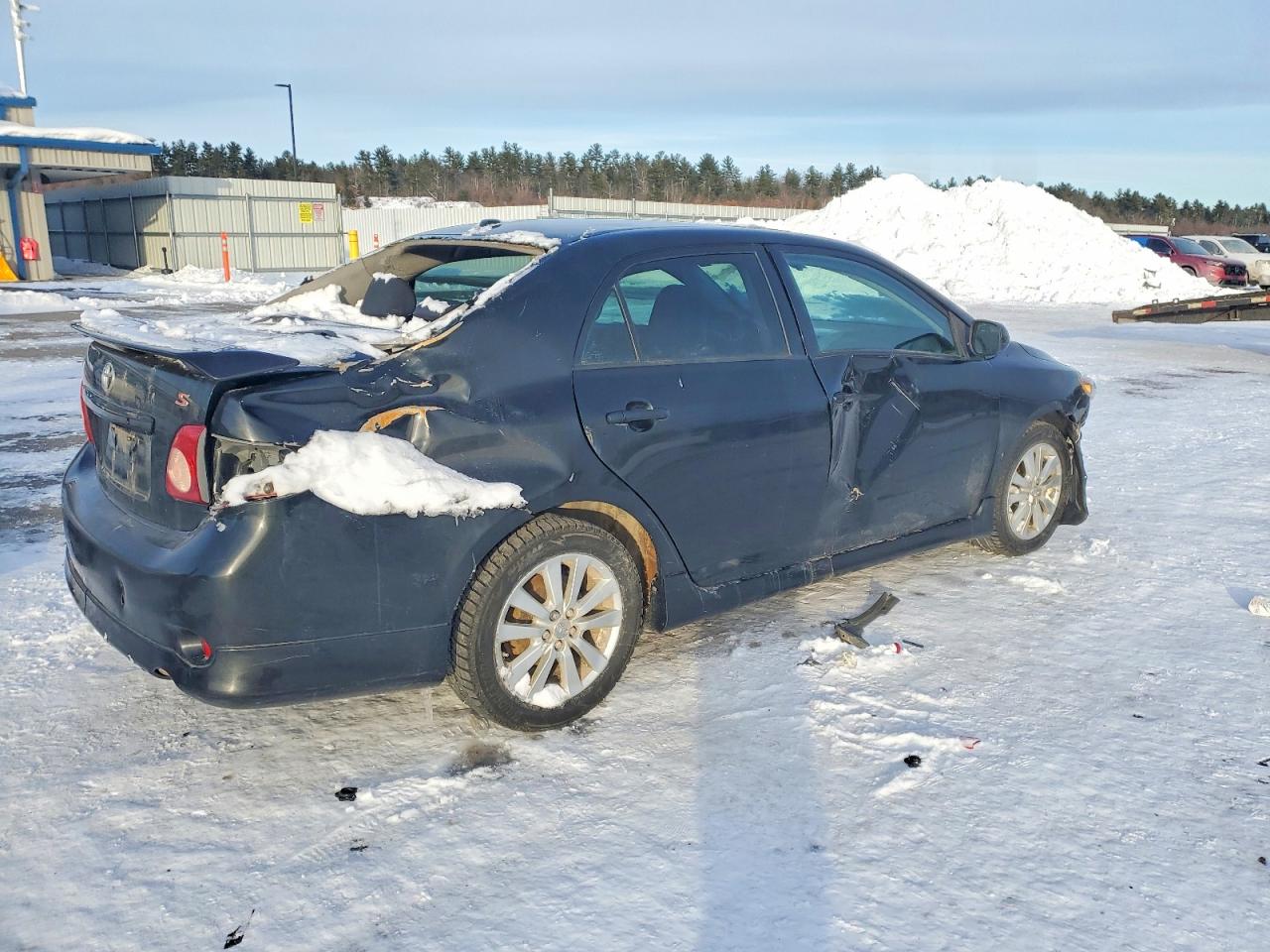 2010 TOYOTA COROLLA BASE photo 3