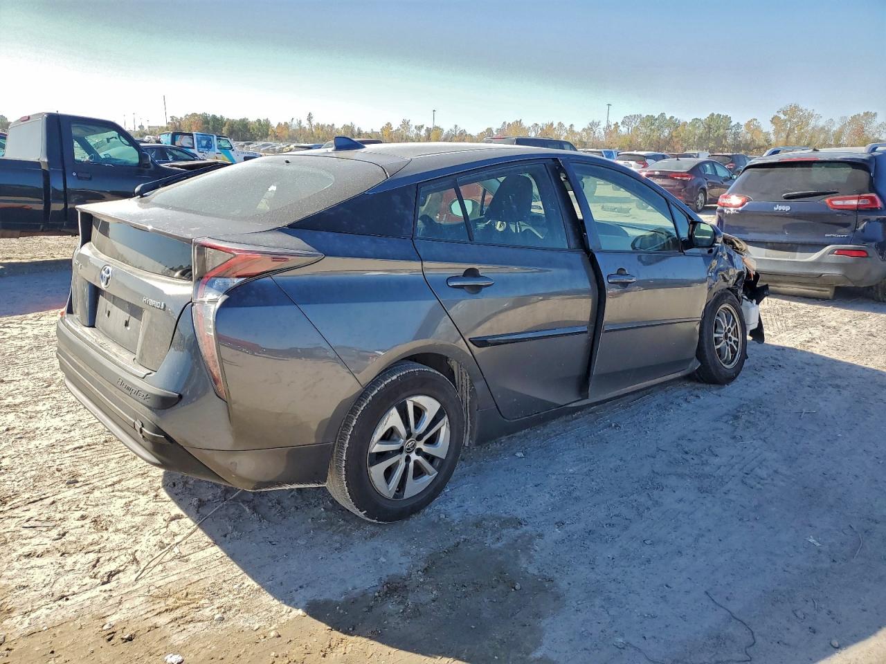 2016 TOYOTA PRIUS photo 3
