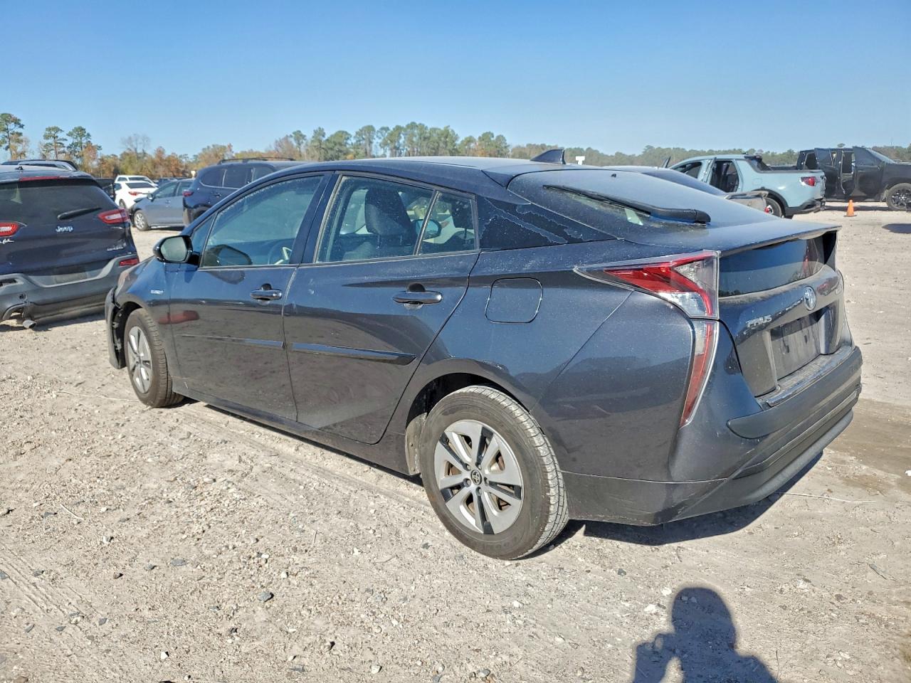 2016 TOYOTA PRIUS photo 2
