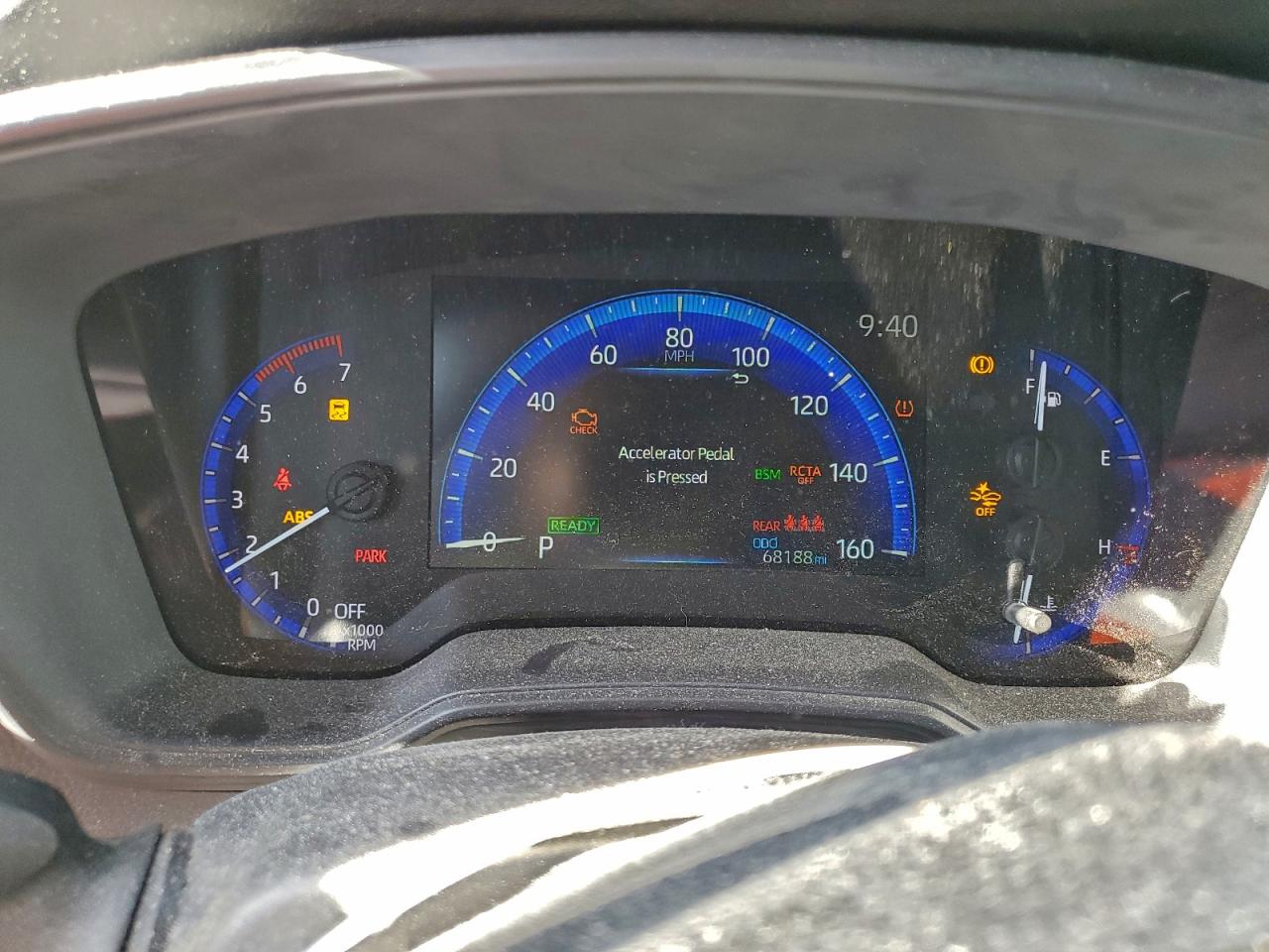 2022 TOYOTA COROLLA LE photo 9