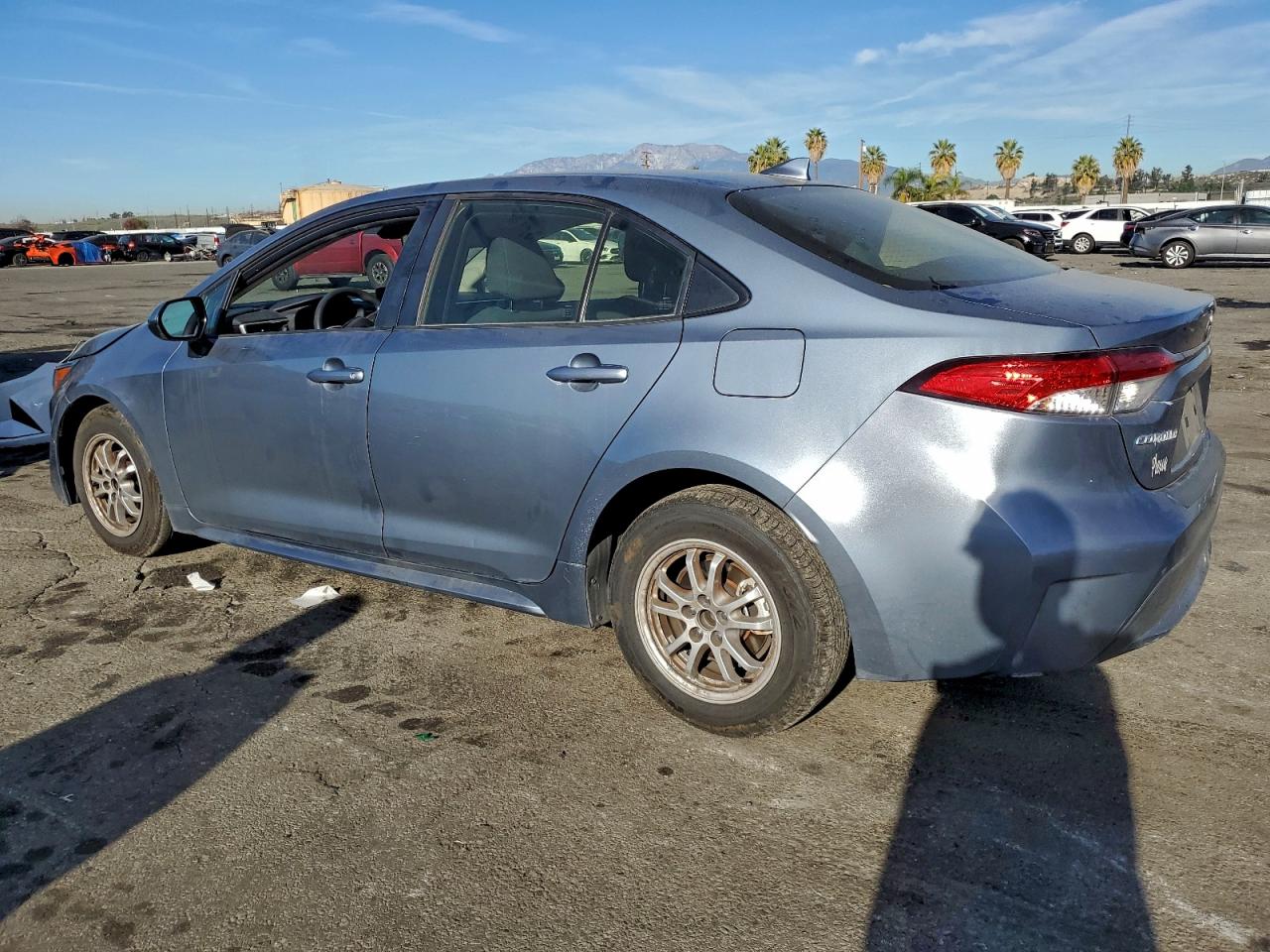 2022 TOYOTA COROLLA LE photo 2