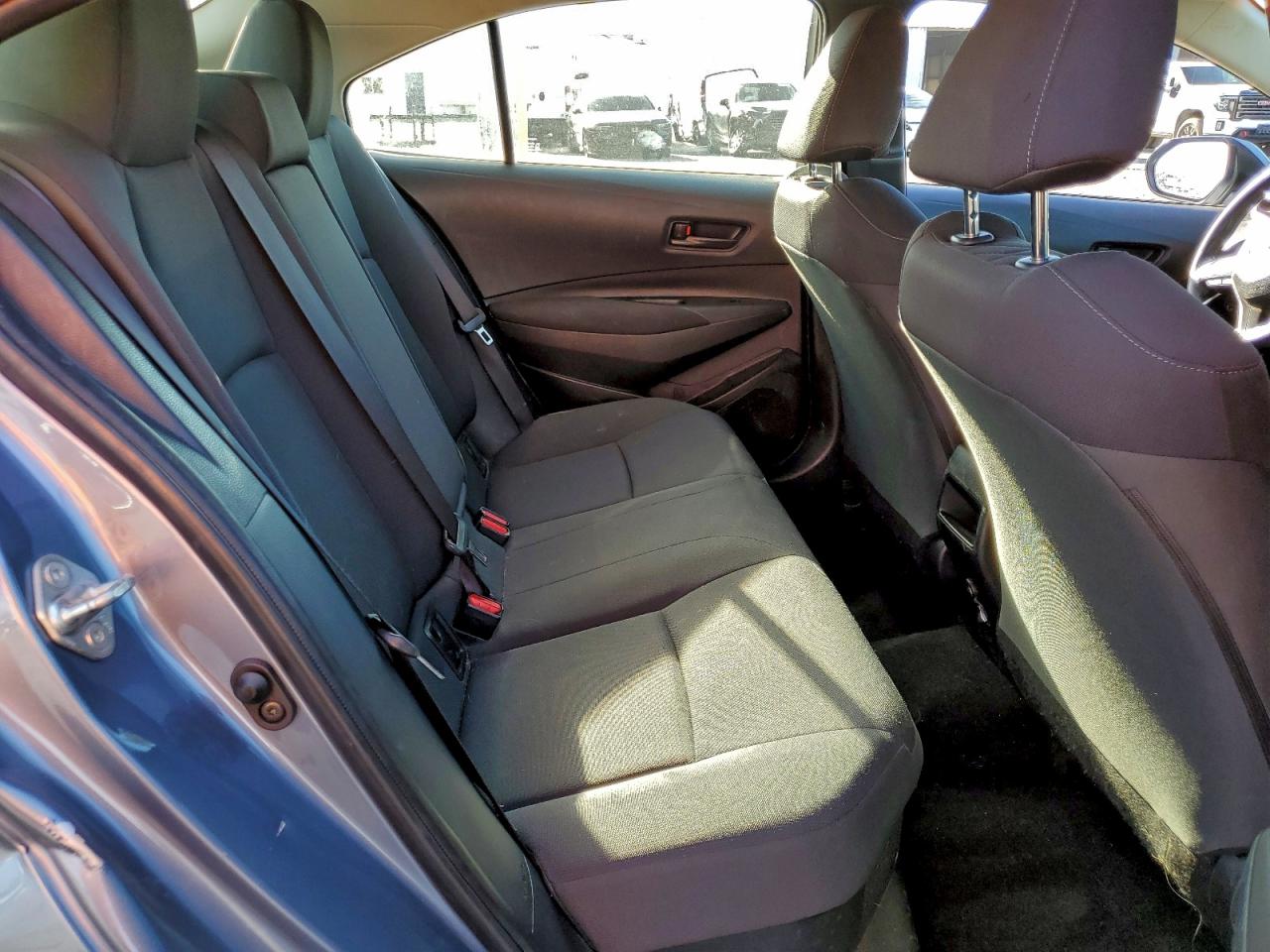 2022 TOYOTA COROLLA LE photo 10