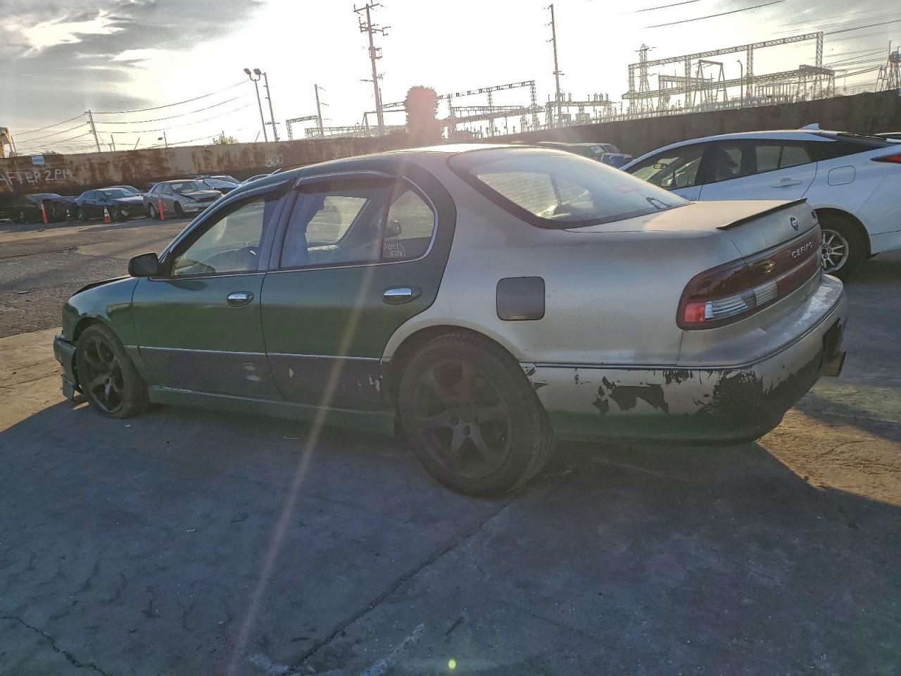 1997 INFINITI I30 photo 2