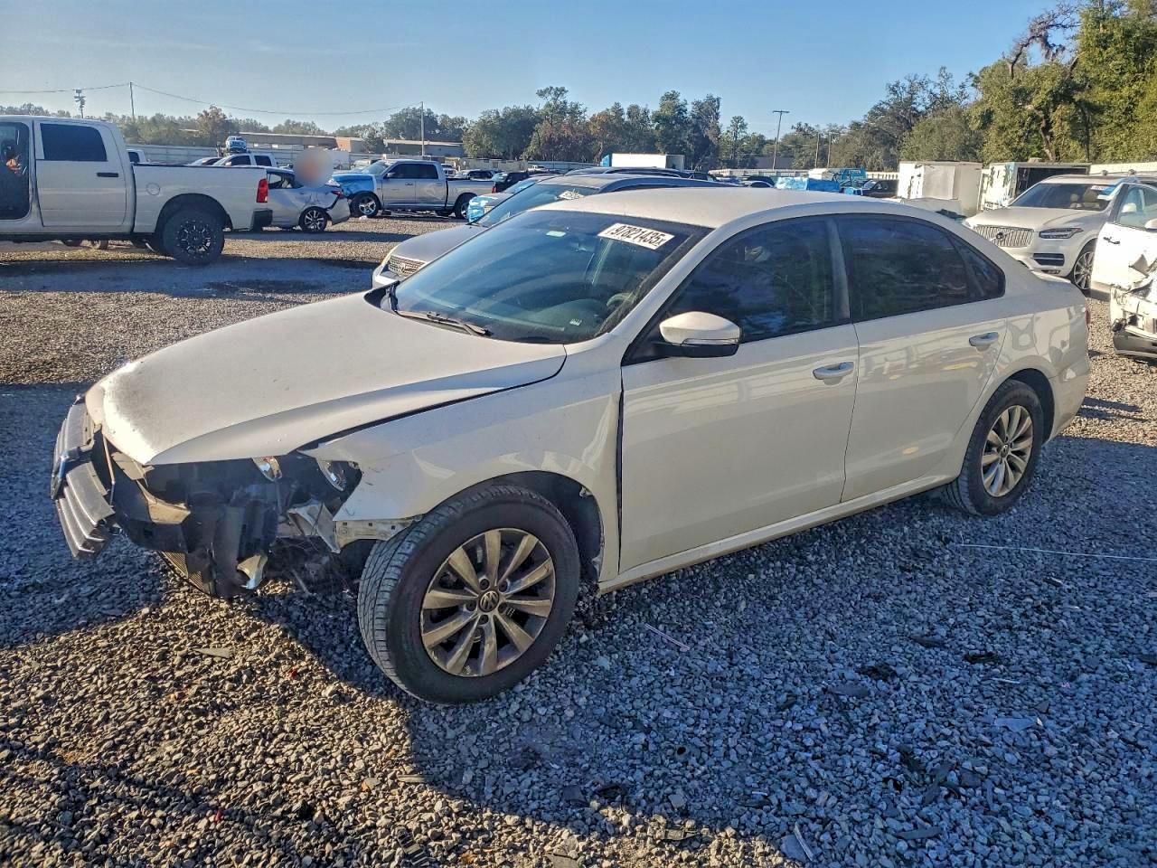 2012 VOLKSWAGEN PASSAT